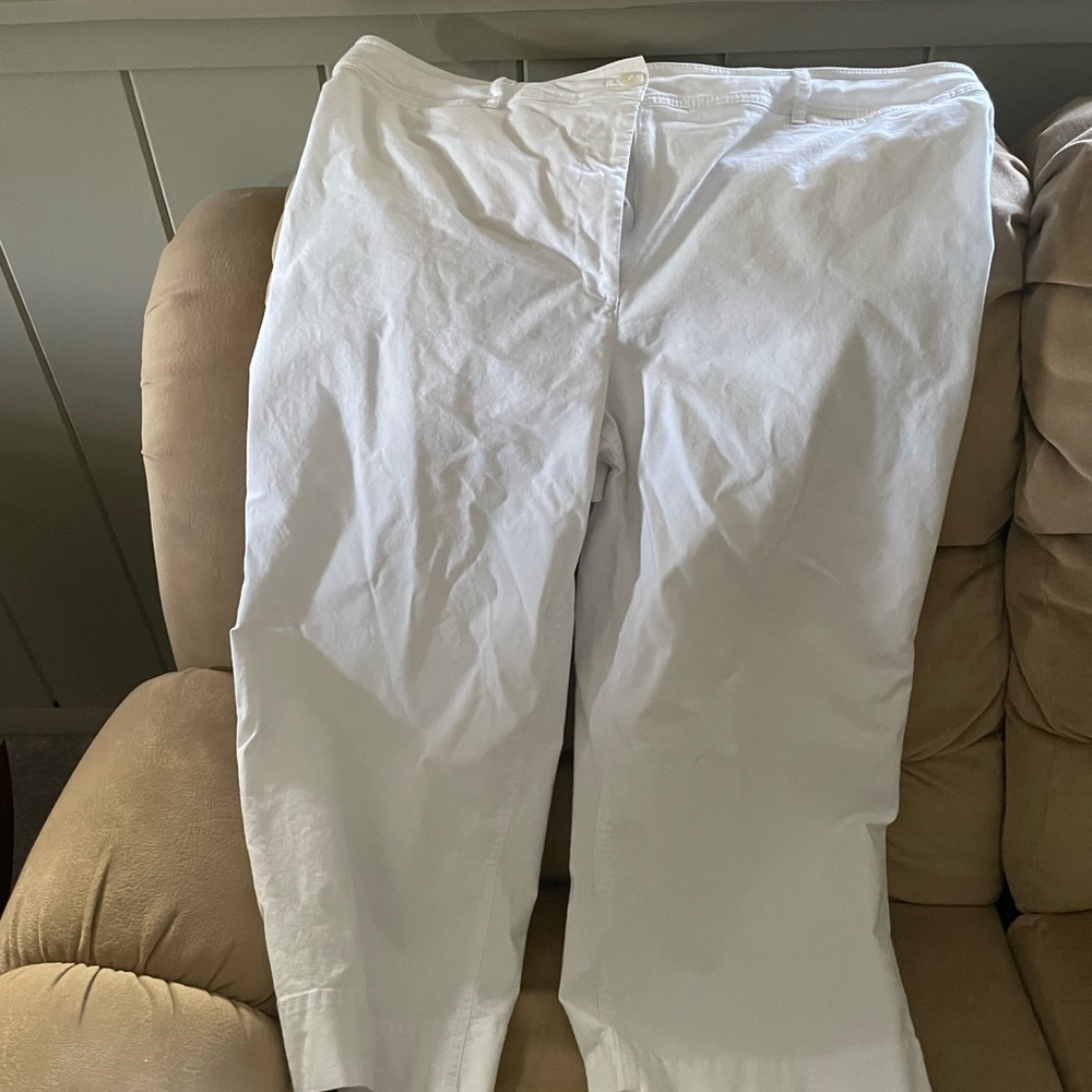 White wide leg cropped chino